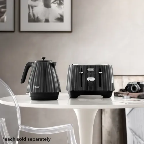 Delonghi Ballerina 4 Slice toaster & 1.7L Kettle Combo – Furnace Black